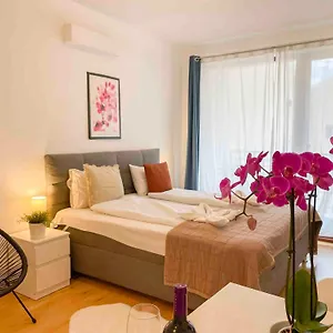  Apartament Opera Ungaria